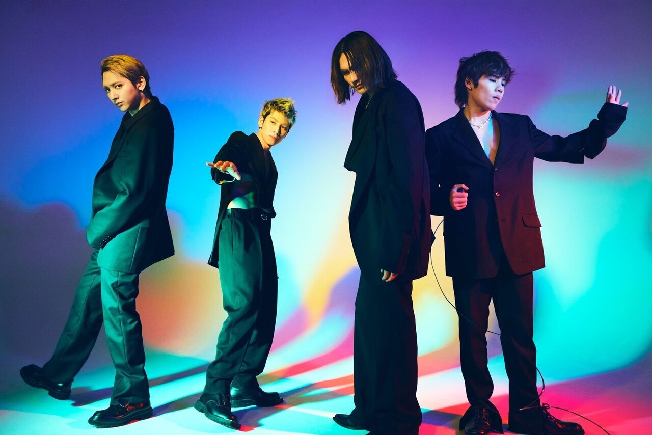 2025/5/20(火)発売!!豪華2冊組フォトブック『WE R』vol.1「DAYS」vol.2