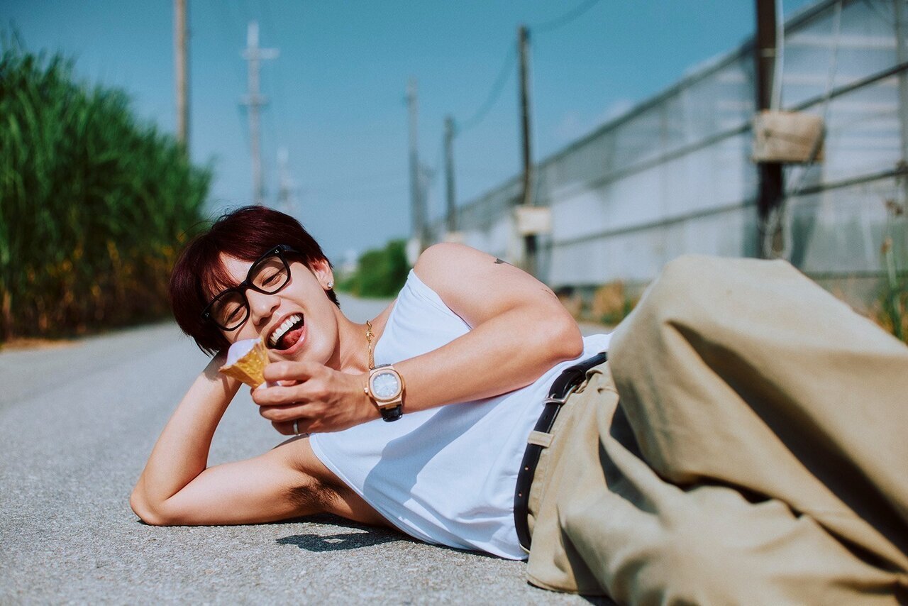 2025/12/23(火)発売!! 神谷健太1st写真集『光と影』特設ページ | EXILE